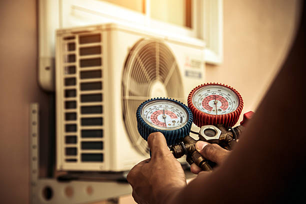 Professional Hvac technician working in Bruceville, IN